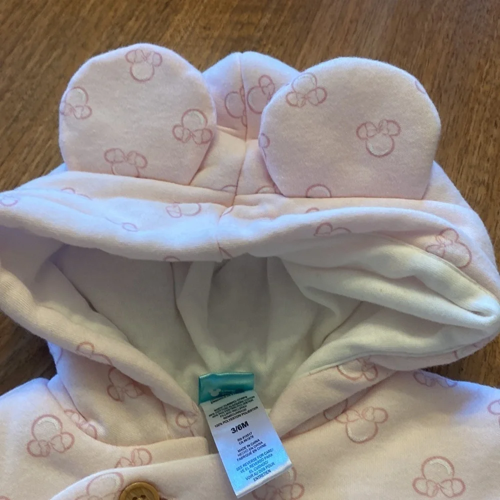 NWT Disney infant 3-6 months pink 2 piece set with Minnie Mouse design on fabric